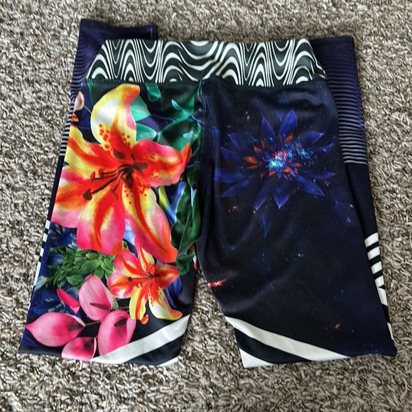 S/M leggings - Picture 3 of 7